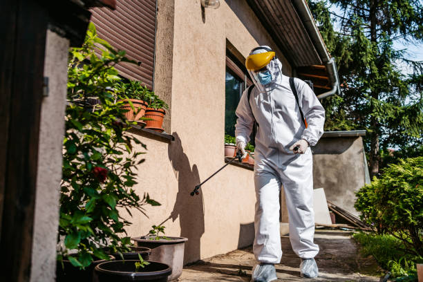 Best Commercial Pest Control Services  in Glenwood City, WI
